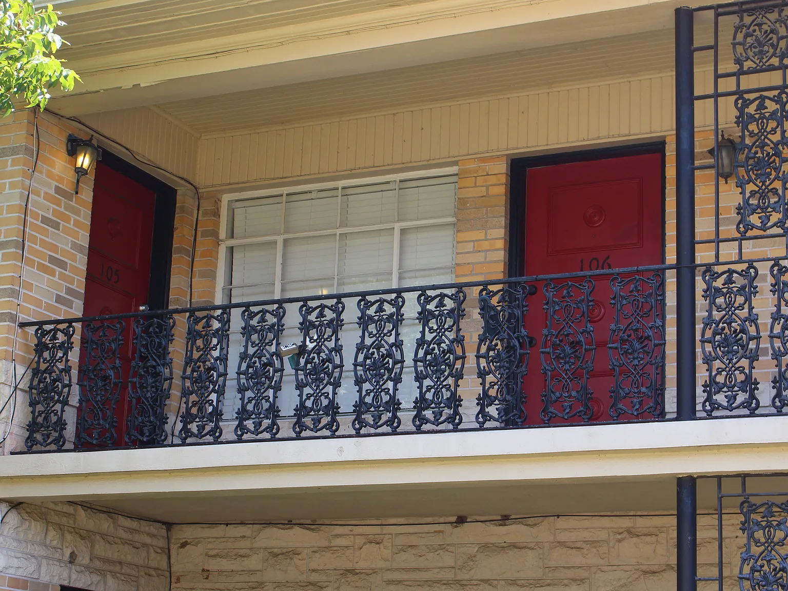 301 E 34th Apt 105 — Photo 4