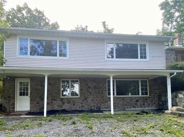 4867 Arrowhead Dr, Rushville, NY 14544
