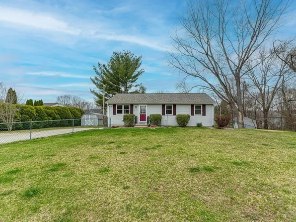 6 Marilyn Dr, Webster, MA 01570