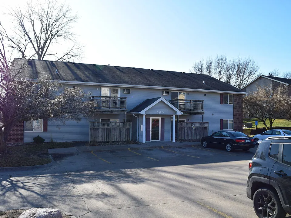 5250 Dakota Dr