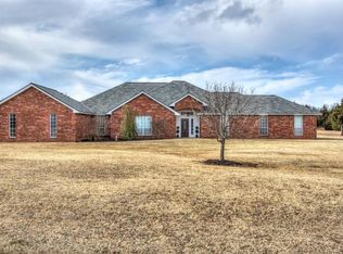 10303 Harvestyme Ln, Edmond, OK 73025