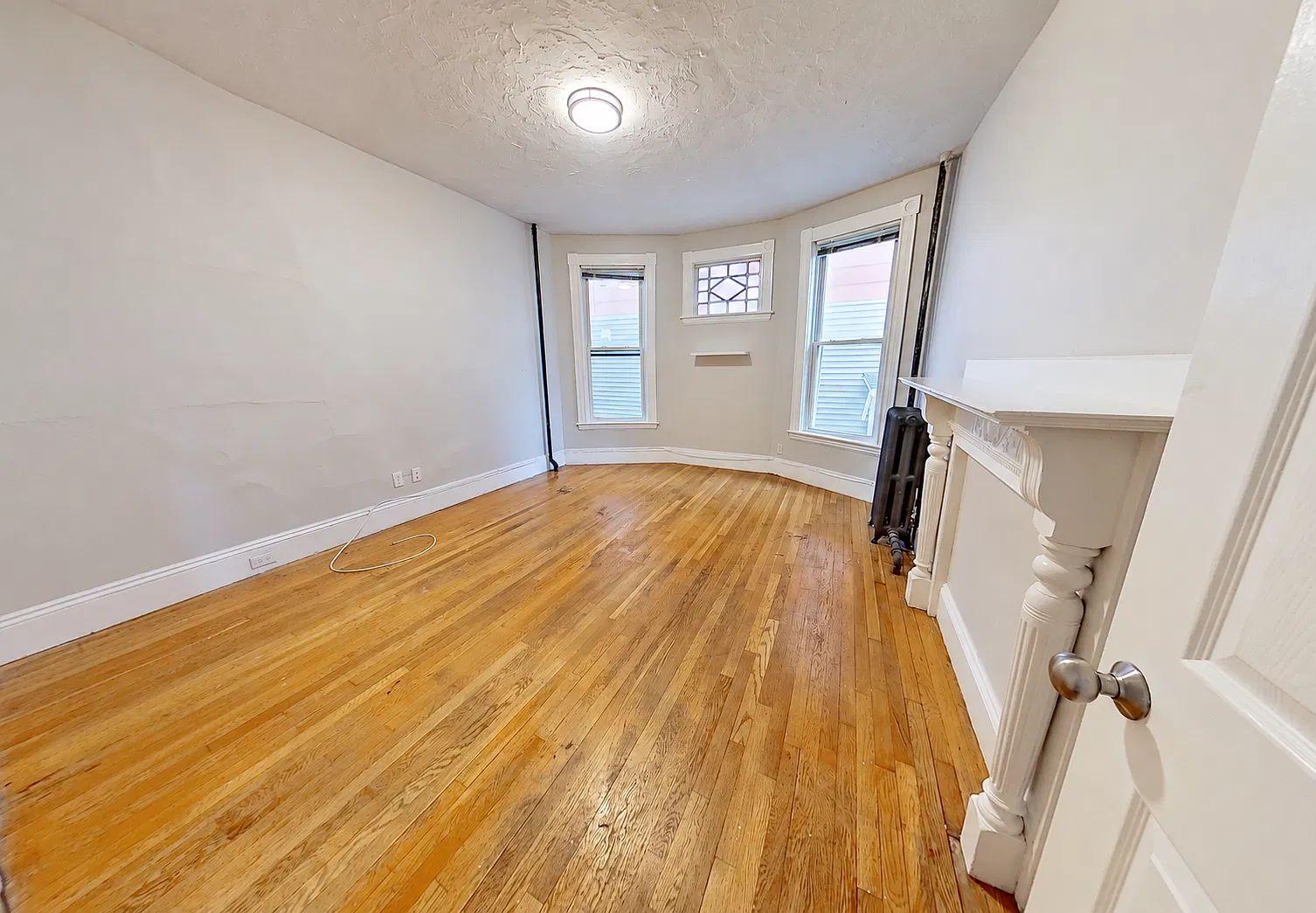 4 bed, $5,595 — Photo 3