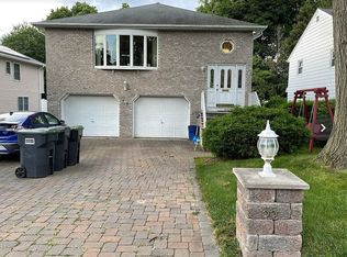 55 Spring Ave, Bergenfield, NJ 07621