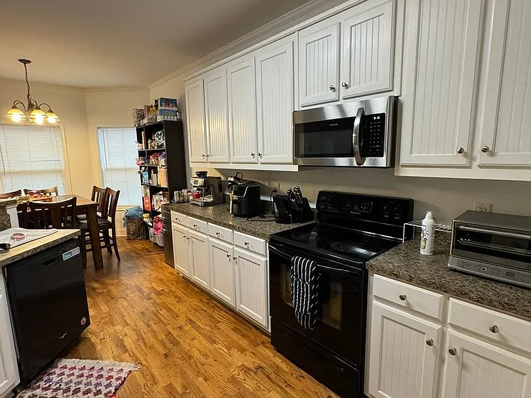 128 N Peter St — Photo 7