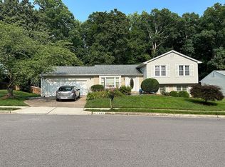 7849 Godolphin Dr, Springfield, VA 22153