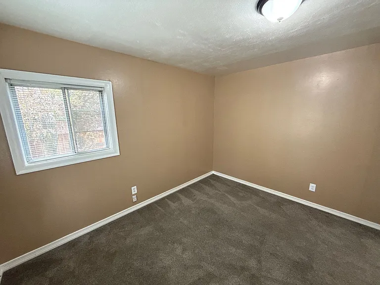 465 Madrona Ave SE — Photo 17