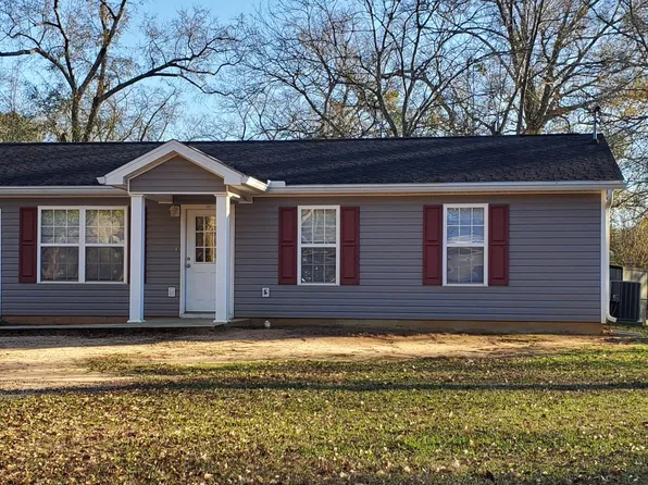 104 Cougar Dr, Dothan, AL 36301