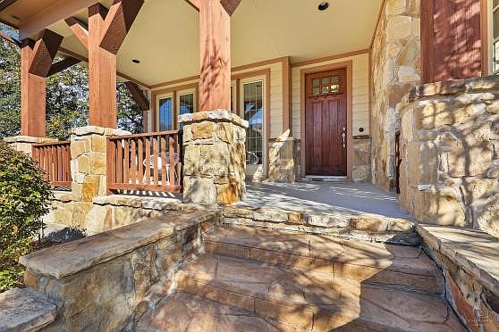 1st image of 2201 Shakespeare St