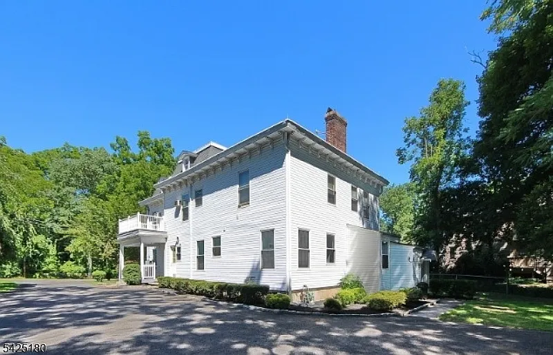 Building Photo - 11 Childs Rd #A