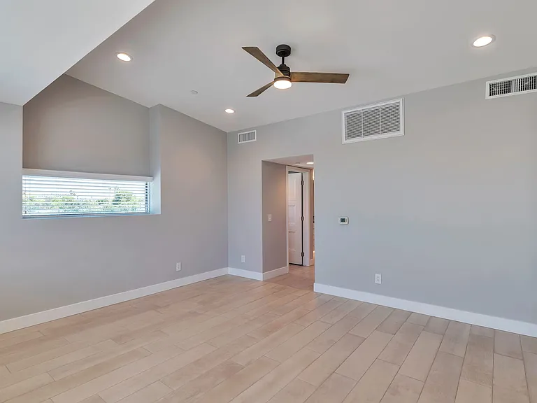 4525 N 40th St #9 — Photo 11
