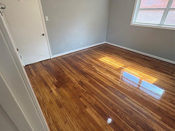 4th image of 5223 Sanford Rd