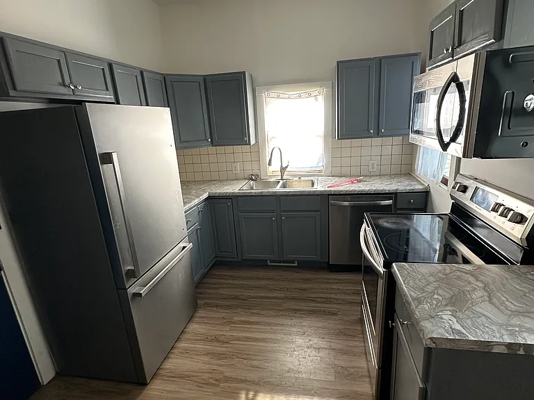 206 Lane St — Photo 2