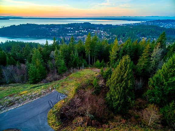 3rd image of 1710 Chuckanut Heights Dr