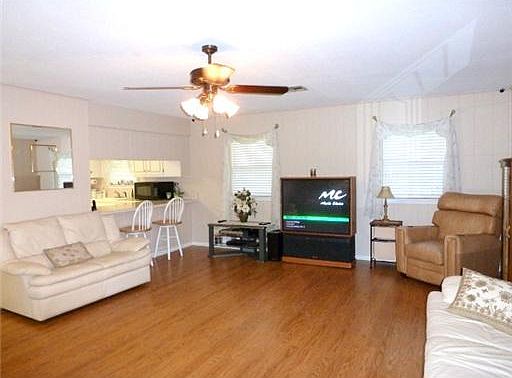 5th image of 4032 Shawn Dr