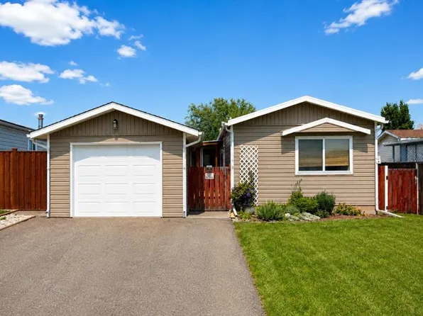 68 S Westover Ave, Claresholm, AB T0L 0T0