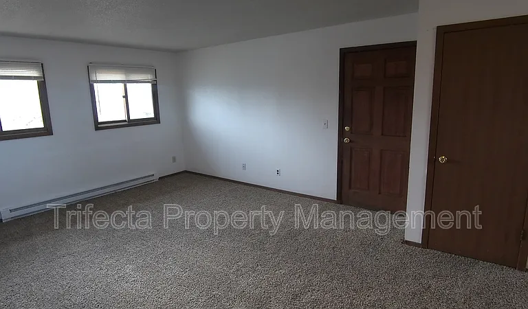 4953 Basswood Dr — Photo 10