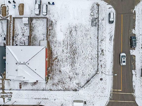 4th image of 221 Heritage Dr