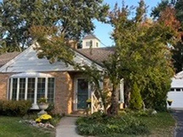 350 Ridgewood Ave, Glen Ellyn, IL 60137