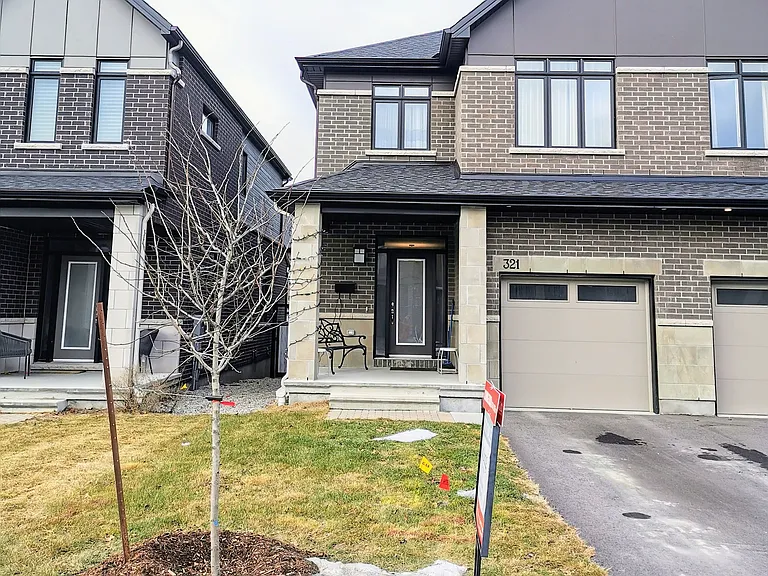 321 Lysander Pl — Photo 1