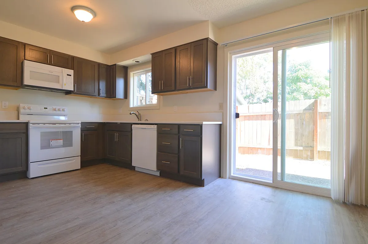 Building Photo - 4442 NE Killingsworth St #C