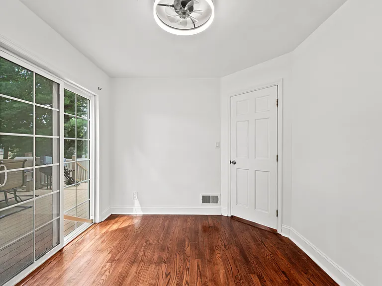 53 Oneida Ave — Photo 3