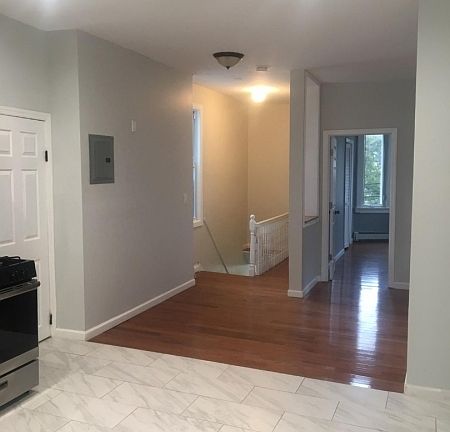 5th image of 199 Reynolds St Floor 2