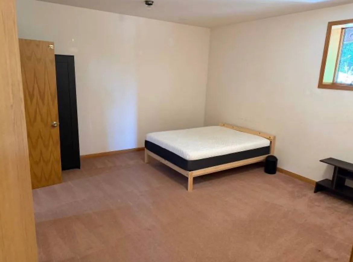 3 bed, 1850 sqft, $3,950 — Photo 3