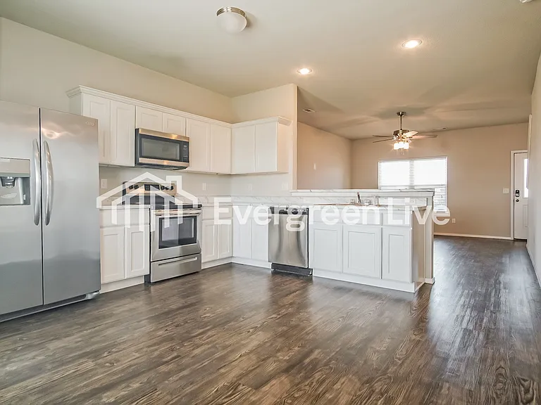 2807 Sebright Ave — Photo 7