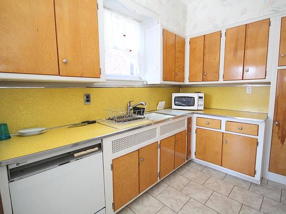 5th image of 1717 E 38th St