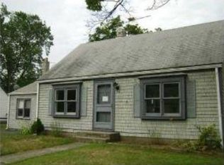 7 Deacon Ave, Warwick, RI 02886