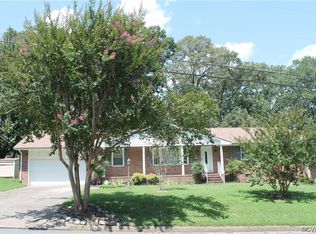 1112 Elmwood Dr, Colonial Heights, VA 23834