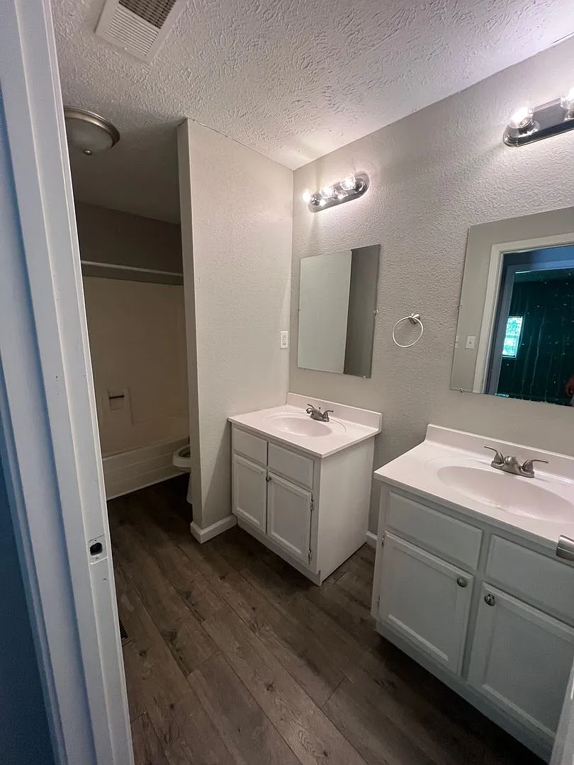 75 Carolane Dr 00175 — Photo 4