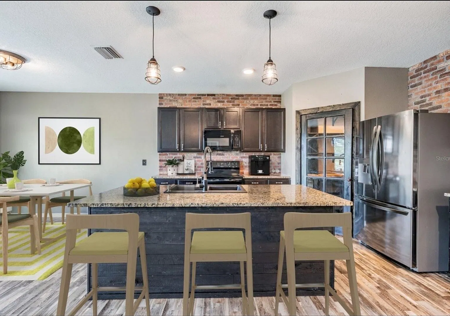 Stunning 5BR House in Wesley Chapel Lagoon Community — Photo 2