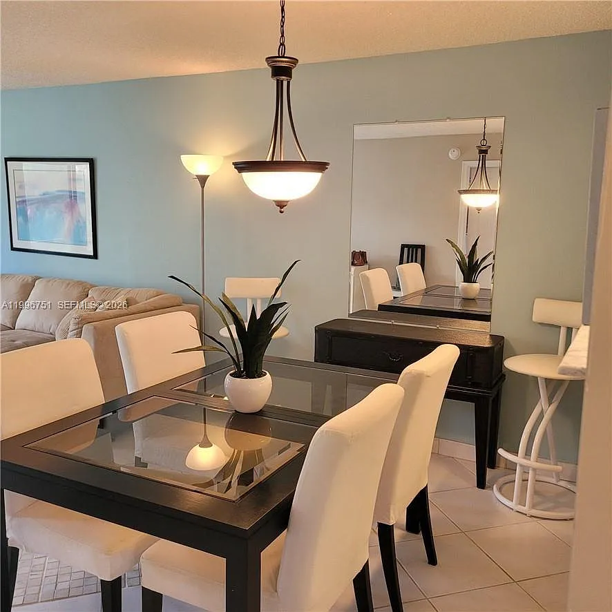 Building Photo - 3774 Inverrary Blvd #206P