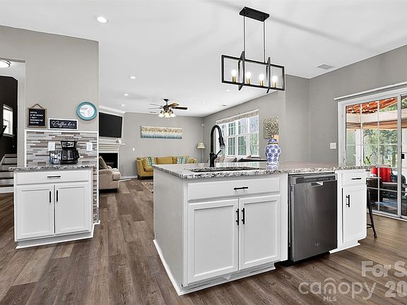 5th image of 17126 Cambridge Woods Ct