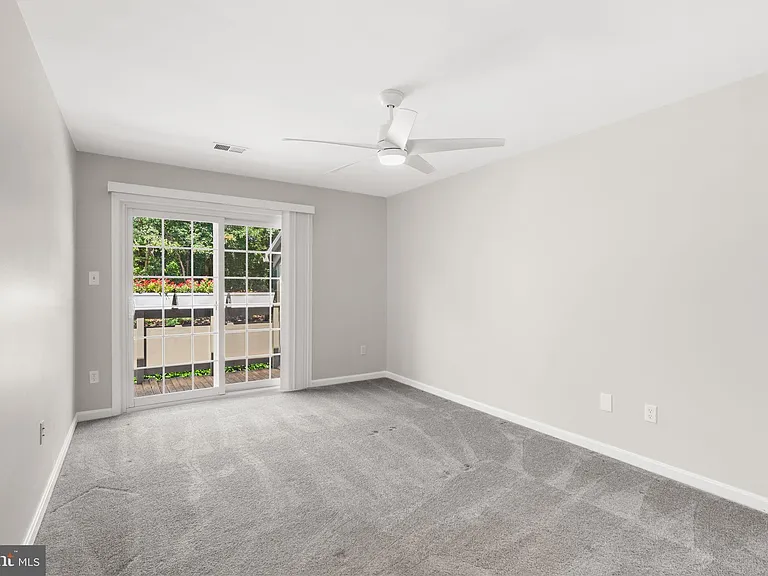 2221 Lovedale Ln #I — Photo 27