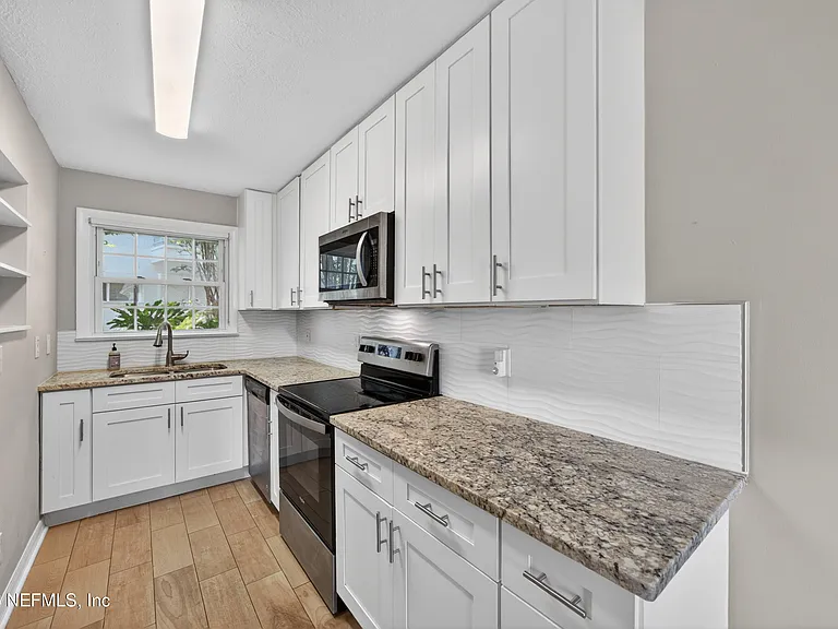 83 Comares Ave #4B — Photo 10