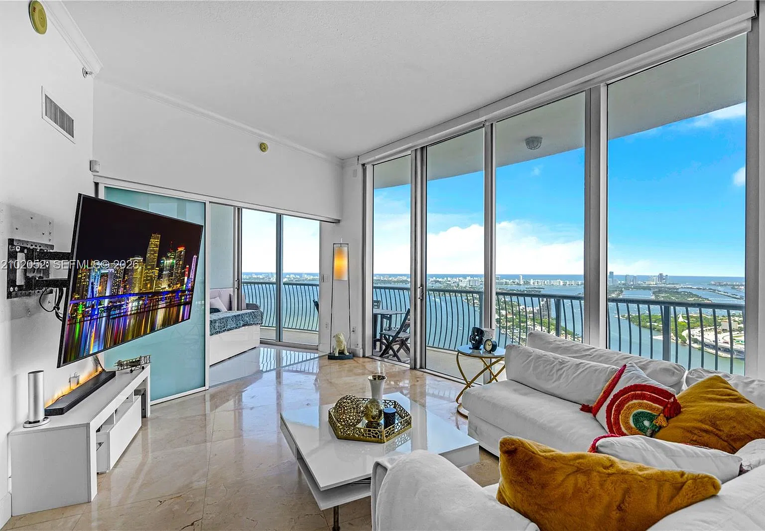 Opera Tower Condo — Photo 2
