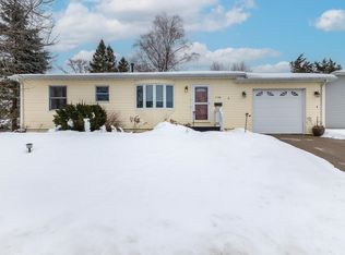 2180 Saint Celia St, Dubuque, IA 52002