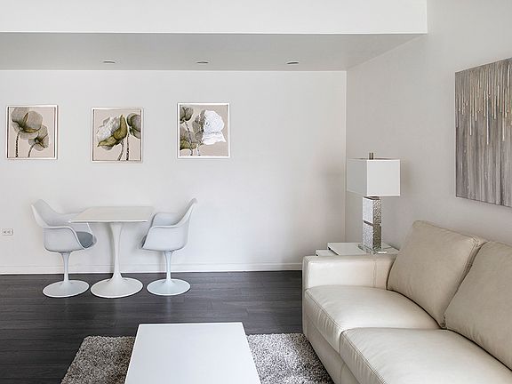 3rd image of 150 W 51st St APT 718
