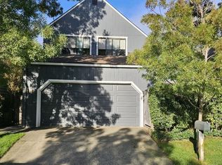 1319 Foothill Dr, Healdsburg, CA 95448