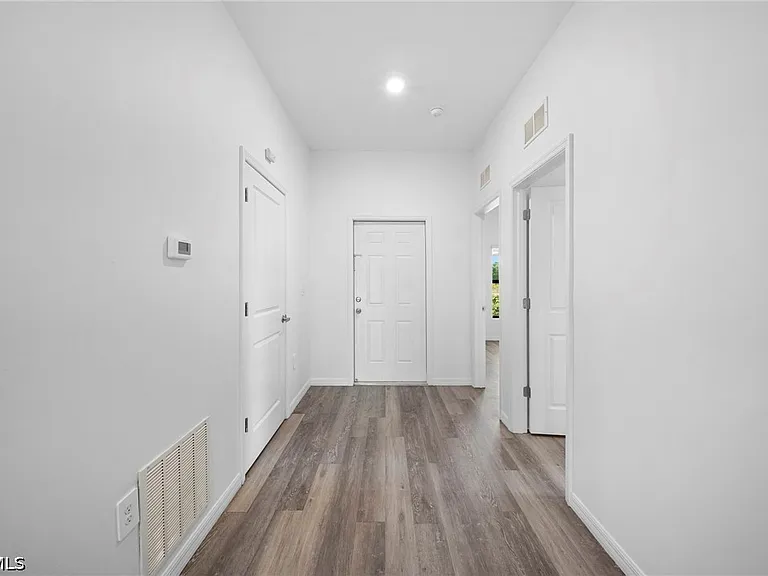 26481 Sandhill Blvd — Photo 4