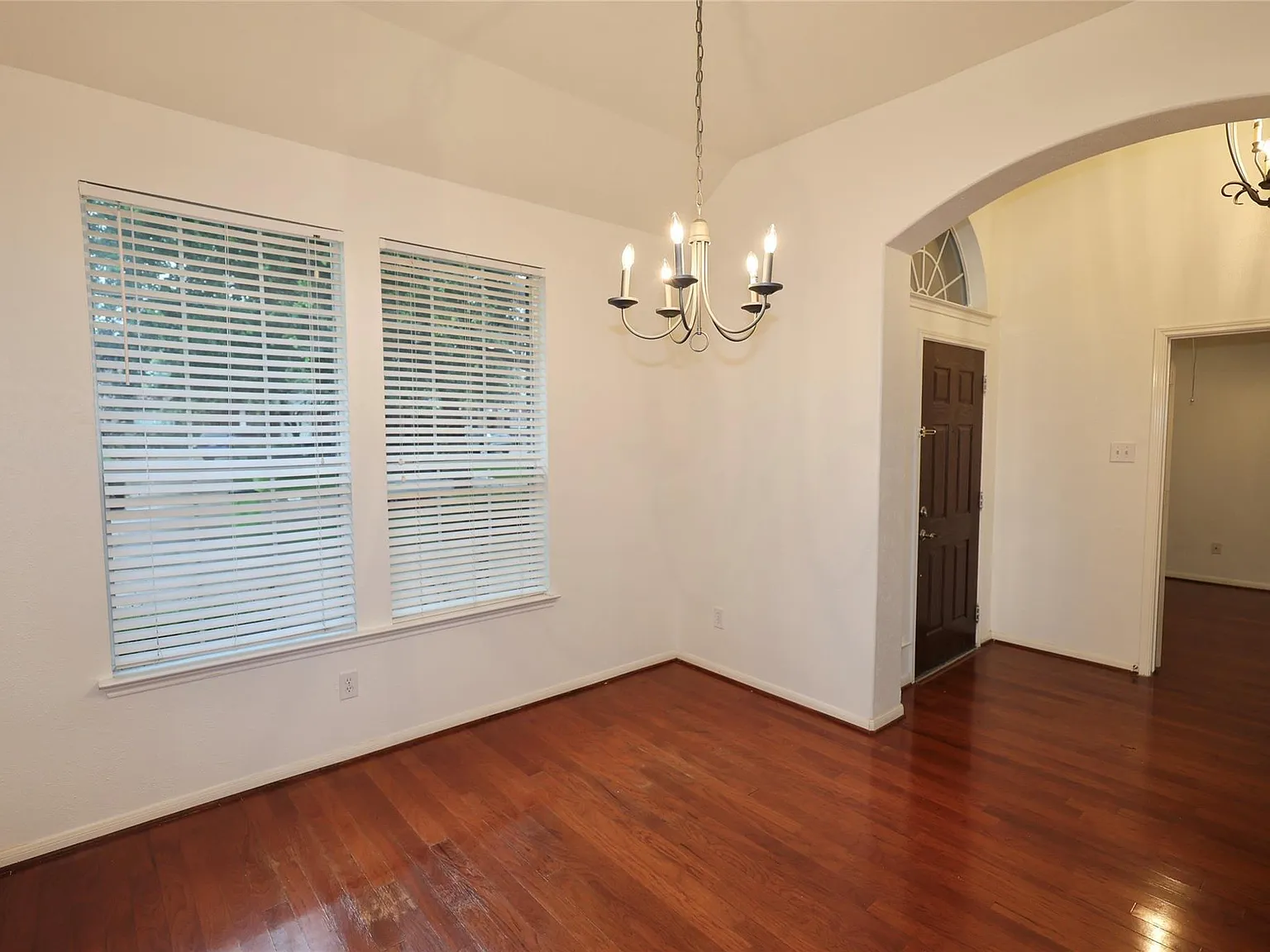3 bed, 2.0 bath, $2,200 — Photo 4