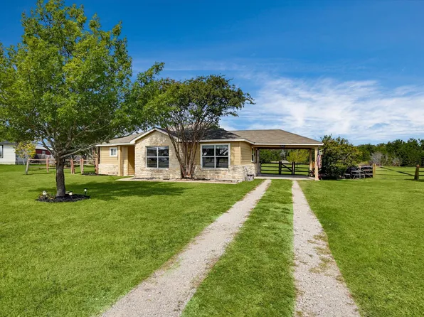 172 Round Up Dr, Liberty Hill, TX 78642