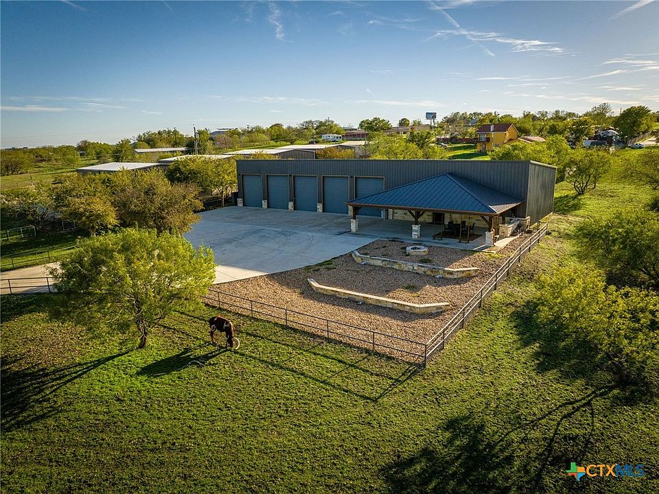 1st image of 148 Lakecreek Dr