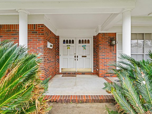 5th image of 1207 JAMAICA Court