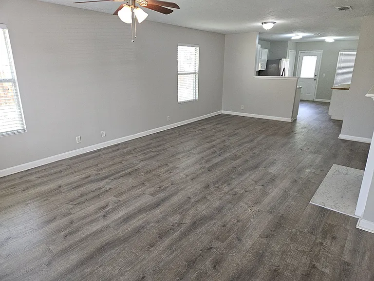 912 Seven Oaks Blvd — Photo 4