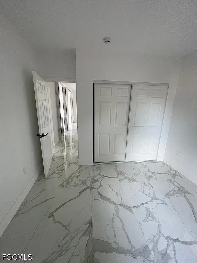 2 bed, 1.5 bath, 1000 sqft, $2,500 — Photo 3