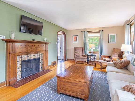 4th image of 418 Radcliffe Rd