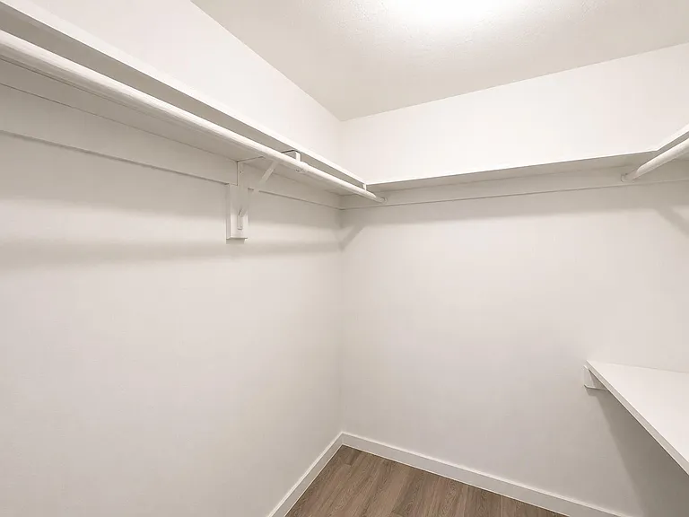 401 Golden Isles Dr #402 — Photo 8